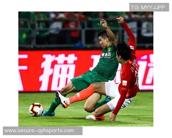 长春队与恒大队激战正酣比分悬念引发球迷热议与期待